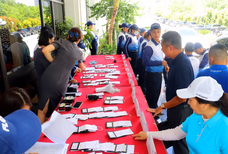 Ngay từ sớm đã có rất nhiều golf thủ đến sớm làm thủ tục check-in