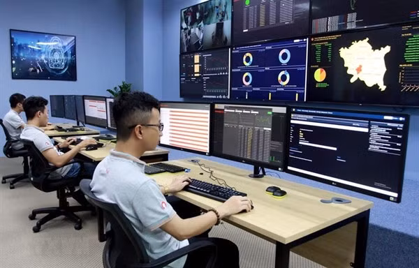 Quy định rõ trách nhiệm của từng bộ phận, cán bộ, nhân viên trong quản lý, sử dụng, bảo đảm an ninh mạng, an toàn thông tin.
