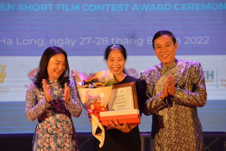 NSUT Đỗ Kỷ