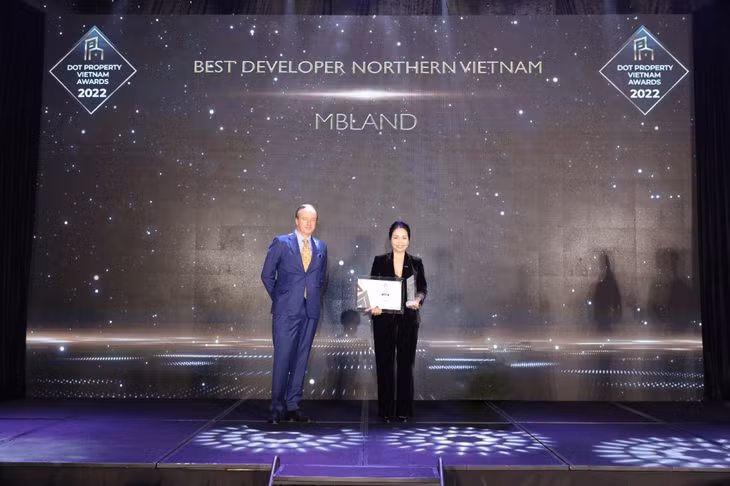 MBLand vinh dự nhận giải thưởng “Nhà phát triển bất động sản tốt nhất miền Bắc Việt Nam 2022” tại lễ trao giải DOT Property Vietnam Awards 2022 (Ảnh: MBLand)