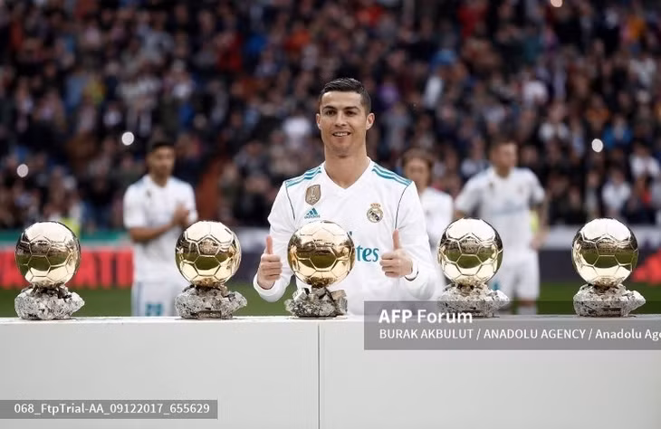 Ronaldo đang có 5 Quả bóng vàng trong sự nghiệp. Ảnh: AFP