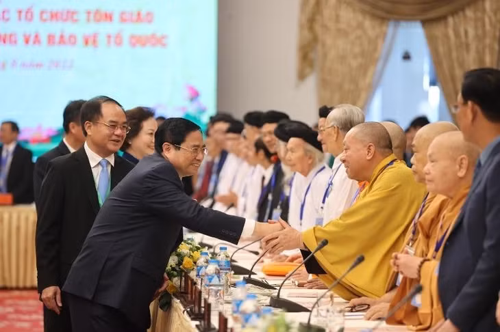 Thủ tướng Chính phủ Phạm Minh Chính gặp gỡ đại diện các tổ chức tôn giáo. (Ảnh: VGP)