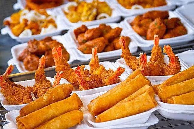 Dầu ăn làm tăng hương vị cho thực phẩm.