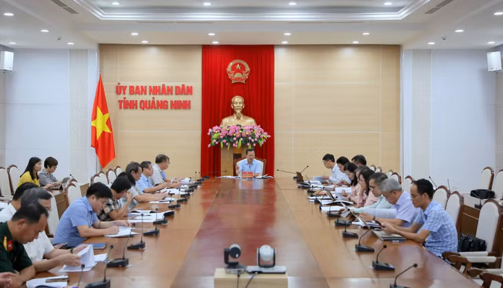 Quang cảnh cuộc họp.