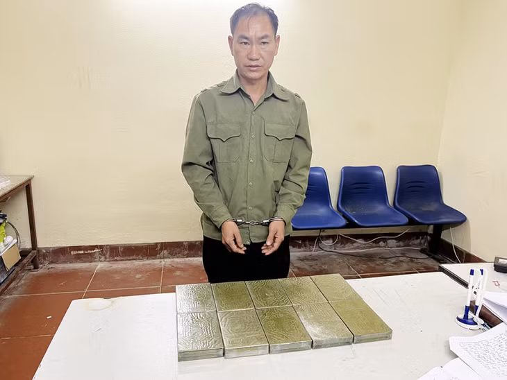 Đối tượng Mùa A Thào bị bắt giữ cùng 10 bánh heroin.