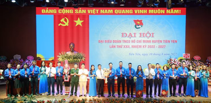 Ban Chấp hành Đoàn TNCS Hồ Chí Minh huyện Tiên Yên khóa XXII, nhiệm kỳ 2022 - 2027 ra mắt tại Đại hội.