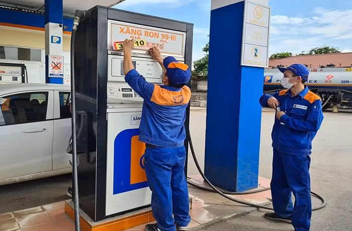 Giá xăng được dự báo tăng trở lại trong kỳ điều hành tới. (Ảnh: H.H)