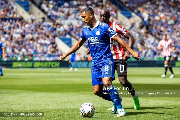 Tielemans chơi rất nhiệt huyết. Ảnh: AFP