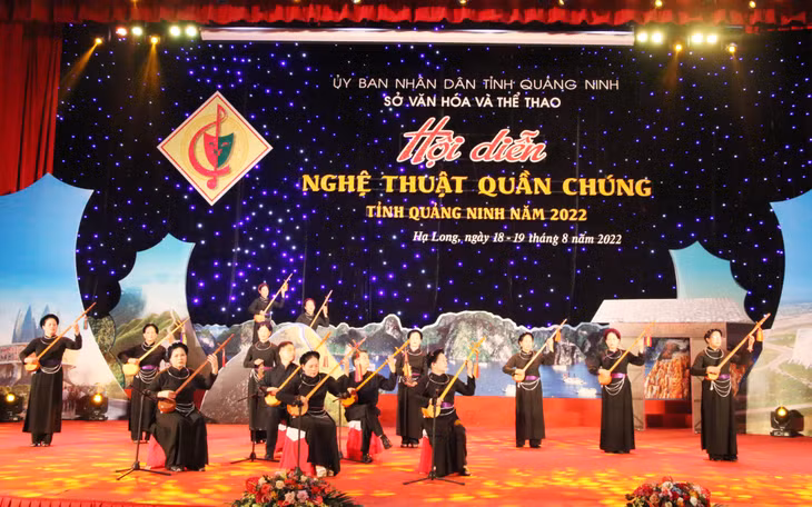 Tiết mục dự thi của đoàn nghệ thuật quần chúng huyện Bình Liêu.