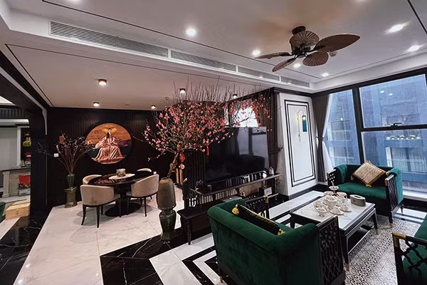 Căn hộ được bàn giao với 3 phòng ngủ nhưng nữ diễn viên cho đập bỏ một phòng để nới rộng không gian phòng khách.