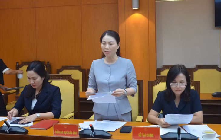 Lãnh đạo Sở GD&amp;ĐT trình bày dự thảo Nghị quyết hỗ trợ học phí cho trẻ em mầm non, học sinh phổ thông, học viên giáo dục thường xuyên đang học tại các cơ sở giáo dục trên địa bàn tỉnh Quảng Ninh, năm học 2022 – 2023.