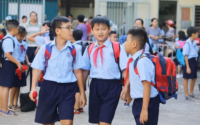 Việc chuyển trường được thực hiện khi kết thúc học kỳ I của năm học hoặc trong thời gian hè trước khi khai giảng năm học mới. Ảnh: Chinhphu.vn