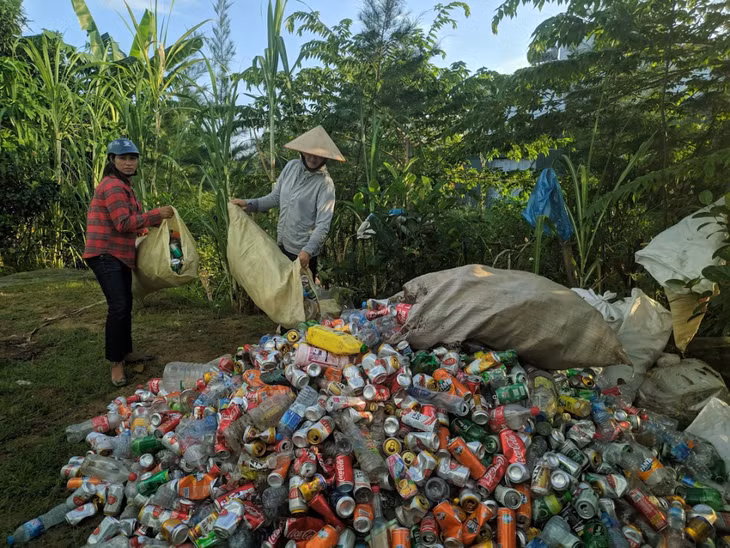 Mô hình biến rác thành tiền của Chi hội Phụ nữ thôn Trường Xuân, xã Đồng Tiến (huyện Cô Tô) giúp phân loại rác, bảo vệ môi trường.