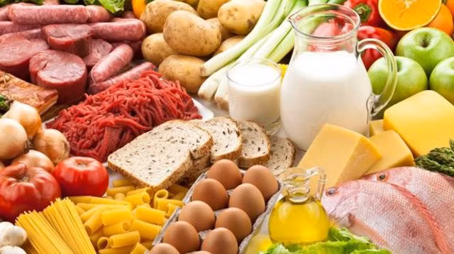 Nên ăn đa dạng các loại thực phẩm để tăng cường sức đề kháng.