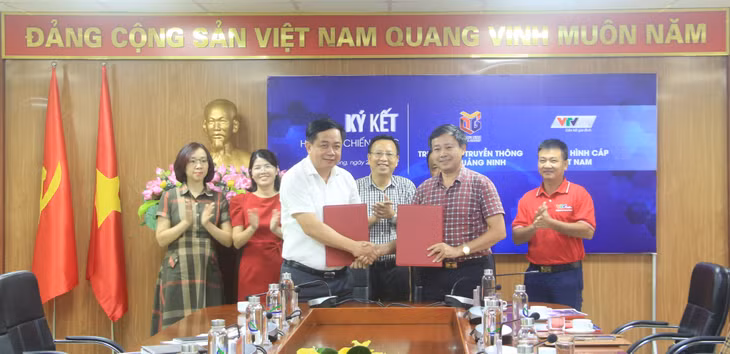 Trung tâm Truyền thông Quảng Ninh ký kết hợp tác chiến lược với Tổng Công ty Truyền hình cáp Việt Nam.