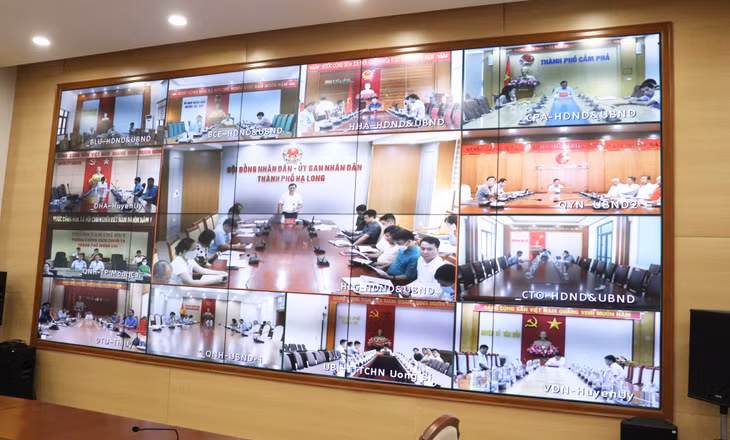 Các Sở, ngành, địa phương tham gia ý kiến tại cuộc họp.
