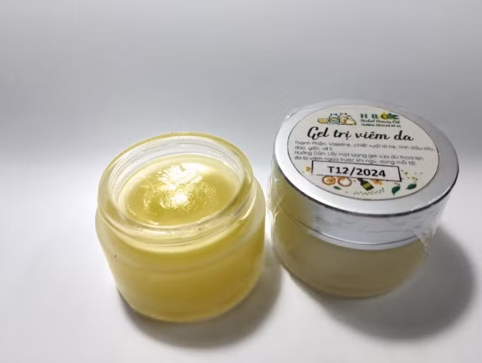 Hộp gel có các thành phần chiết xuất từ lá tre. Ảnh: NVCC
