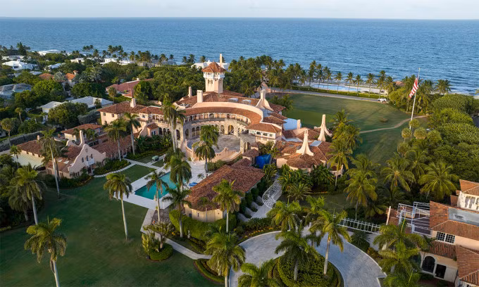 Dinh thự Mar-a-Lago của cựu tổng thống Mỹ Donald Trump ở Palm Beach, bang Florida. Ảnh: AP.