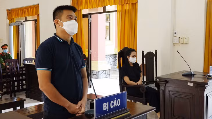 Đâm ô tô vào vợ cũ, người đàn ông lãnh án 7 năm tù ảnh 1