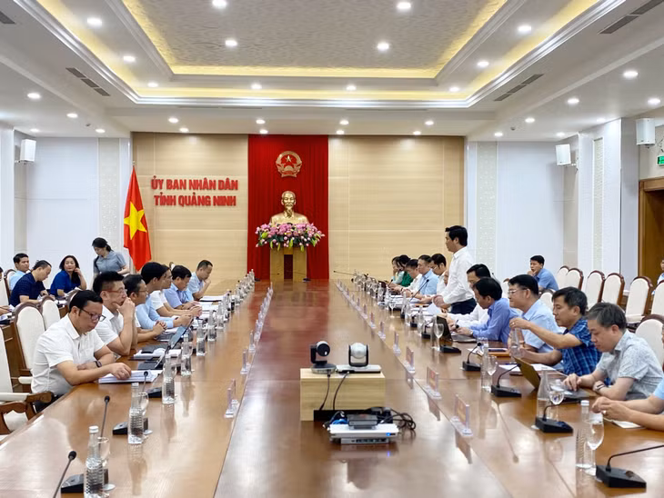 Quang cảnh buổi làm việc.