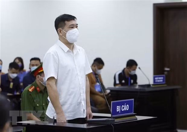 Cuu Dai ta Phung Anh Le bi de nghi tu 9-10 nam tu ve toi 'Nhan hoi lo' hinh anh 1