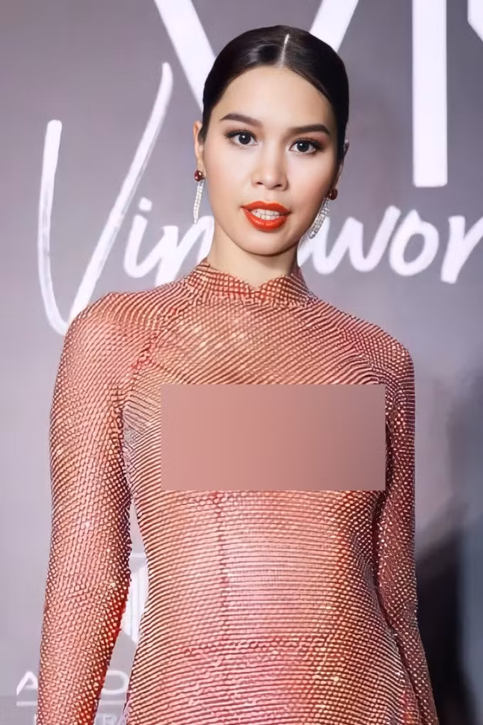 Hà Anh diện áo dài xuyên thấu dự chung kết Miss Universe Vietnam hồi tháng 6. Ảnh: Unicorp
