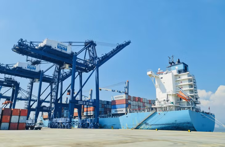 Hoạt động XNK hàng hóa tại Cảng CICT Cái Lân.
