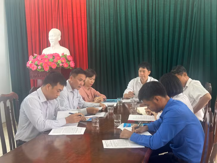 Chi bộ Công ty TNHH Sản xuất nguyên liệu giấy Việt Nhật Cái Lân (Đảng bộ KCN Cái Lân) tổ chức sinh hoạt thường kỳ tháng 10/2024.
