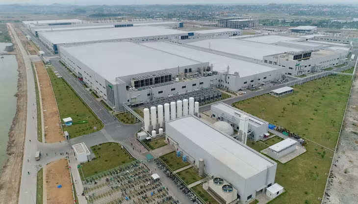 Nhà máy của Công ty TNHH Công nghiệp Jinko Solar (Việt Nam) tại KCN Sông Khoai (TX Quảng Yên) xây dựng hoàn thiện tất cả các hạng mục, đi vào hoạt động ổn định.