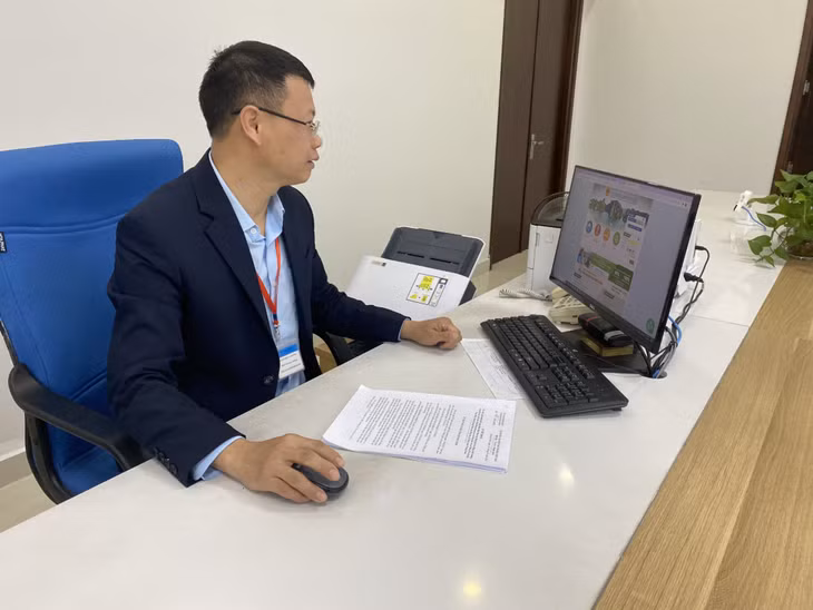 Với các tiện ích số triển khai tại Trung tâm Phục vụ hành chính công tỉnh giúp cán bộ tiếp nhận và xử lý TTHC nhanh chóng, dễ dàng hơn.