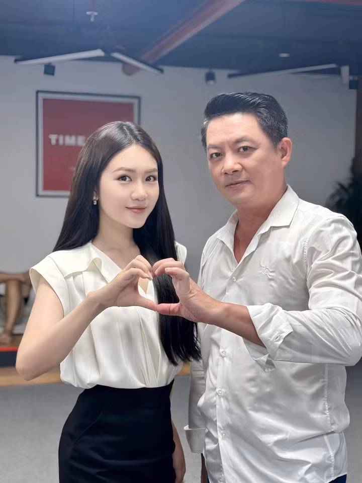 Anna Linh trong vai Hoàn của phim "Hoa sữa về trong gió".