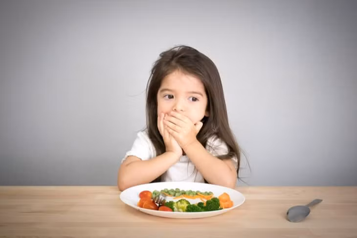 Một số thói quen xấu của trẻ sẽ ảnh hưởng đến quá trình phát triển răng miệng. Ảnh minh hoạ.