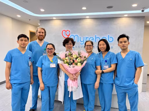 Trung tâm MYREHAB MATSUOKA với đội ngũ nhân sự giàu kinh nghiệm và luôn tận tâm hỗ trợ bệnh nhân trong quá trình điều trị