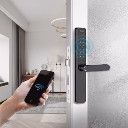 Khả năng kiểm soát khóa từ xa bằng điện thoại
