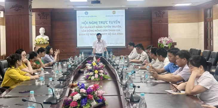 BHXH tỉnh và Hội Nông dân tỉnh phối hợp tổ chức hội nghị trực tuyến tập huấn kỹ năng tuyên truyền, vận động nông dân tham gia BHXH tự nguyện, BHYT hộ gia đình (tháng 6/2024).