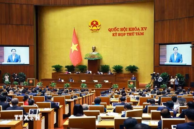 Thủ tướng Phạm Minh Chính trình bày Báo cáo kết quả thực hiện kế hoạch phát triển kinh tế-xã hội năm 2024; dự kiến kế hoạch phát triển kinh tế-xã hội năm 2025. (Ảnh: Dương Giang/TTXVN)