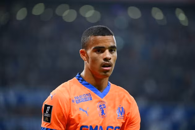Barcelona đang cân nhắc chiêu mộ Mason Greenwood vào mùa hè tới.