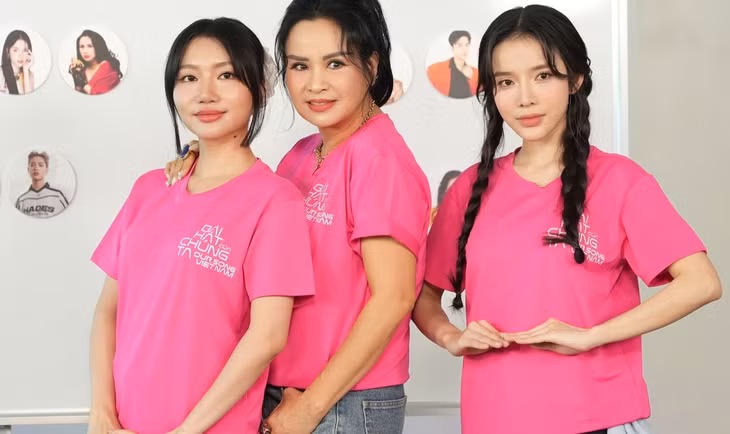 Diva Thanh Lam (giữa) hồi xuân khi hát nhạc trẻ cùng Orange (bìa trái), LyLy trong show Our Song Việt Nam.