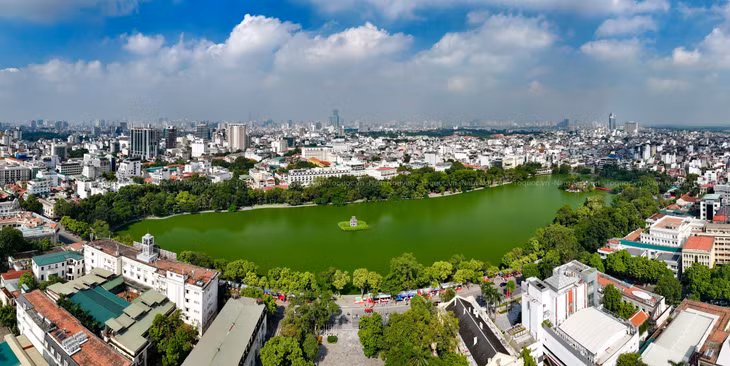 Nằm giữa Hồ Gươm, từ lâu Tháp rùa đã trở thành hình ảnh quen thuộc với người dân thủ đô Hà Nội nói riêng và người dân Việt Nam nói chung.
