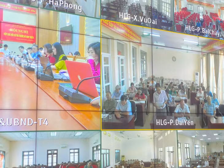 Cử tri TP Hạ Long tham gia nhiều ý kiến kiến nghị tại buổi tiếp xúc.