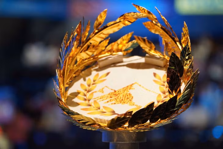 Cận cảnh vòng nguyệt quế dành cho quán quân Đường lên đỉnh Olympia 2024. Ảnh: Vân Trang