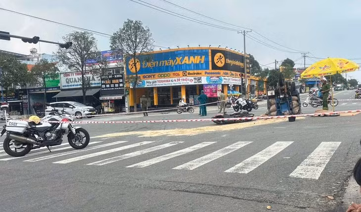 Công an đang điều tra làm rõ vụ tai nạn. Ảnh: Đình Trọng