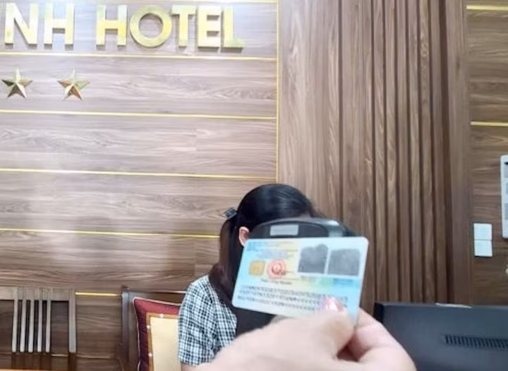 Các nhà nghỉ khách sạn không được giữ thẻ căn cước công dân của khách.