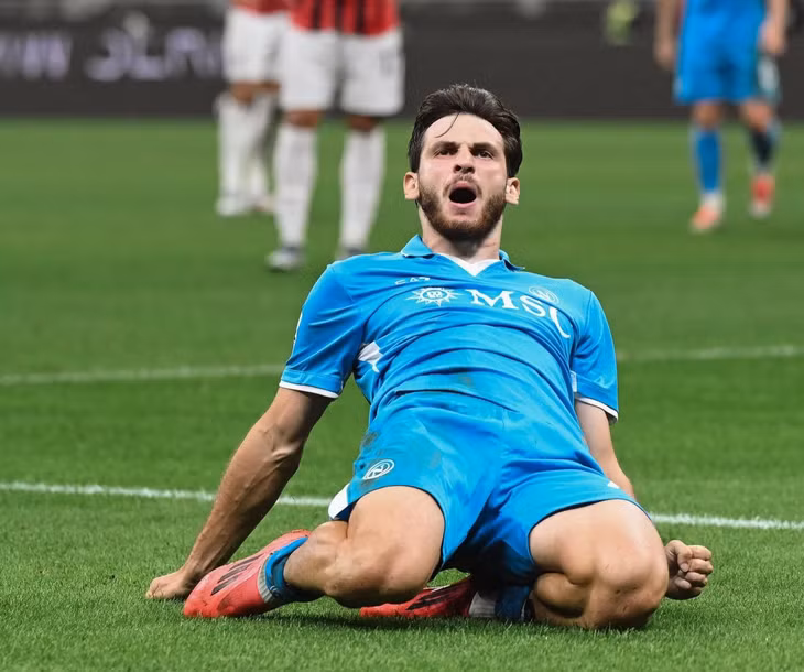 Kvaratskhelia ăn mừng bàn ấn định chiến thắng 2-0 ngay trong hiệp một. Ảnh: SSC Napoli