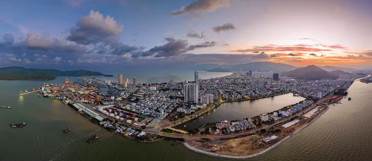 Một góc TP Quy Nhơn (Bình Định) nhìn từ flycam. Ảnh: DŨNG NHÂN