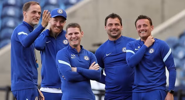Barry (giữa) khi còn ở Chelsea.