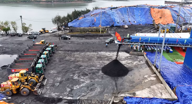 Hệ thống băng tải than từ kho G9 đi cảng Hóa Chất - Mông Dương (Công ty Kho vận và Cảng Cẩm Phả) vừa được đưa vào hoạt động giữa tháng 9/2024.