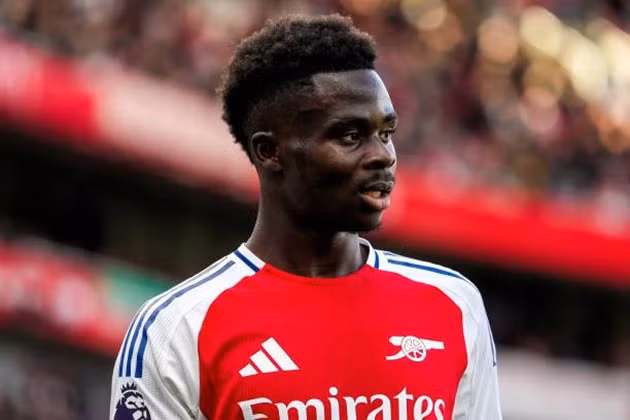 Mikel Arteta tiết lộ Bukayo Saka có thể không kịp trở lại ở trận đấu với Liverpool vào cuối tuần này.