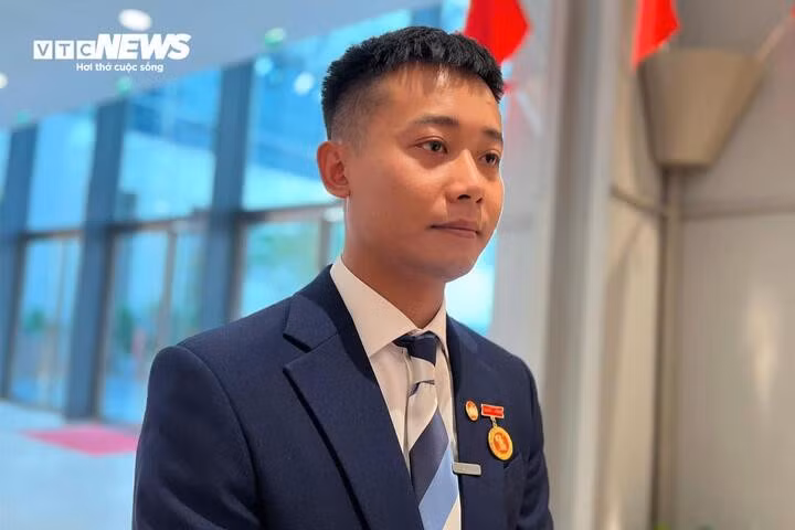 Anh Phạm Quang Linh (Quang Linh Vlogs), kiều bào Angola tham dự Đại hội đại biểu toàn quốc MTTQ Việt Nam lần thứ X.