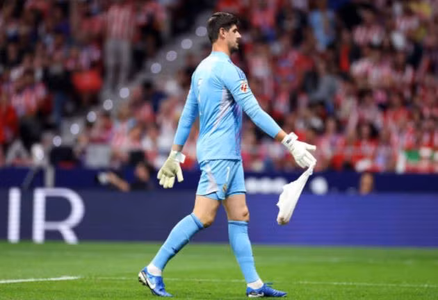 Courtois phải nghỉ thi đấu một thời gian.